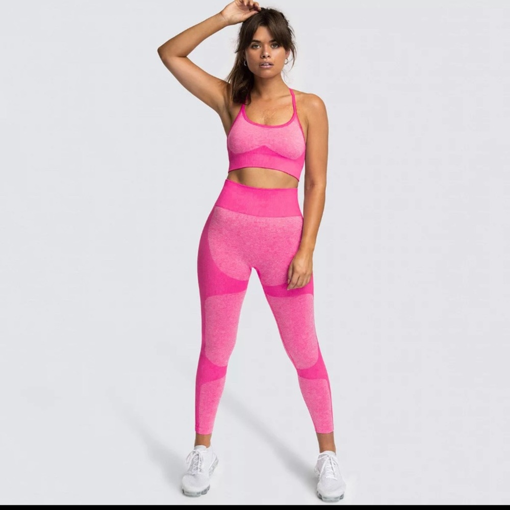 Women’s two piece set compression leggings and top